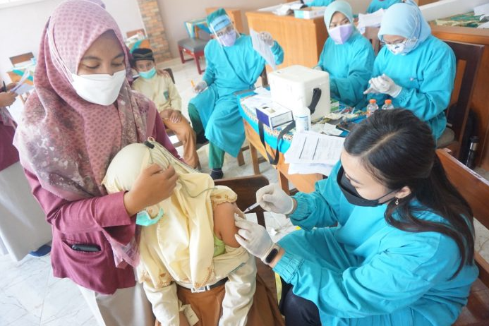 Vaksin Anak Perdana di Kabupaten Malang